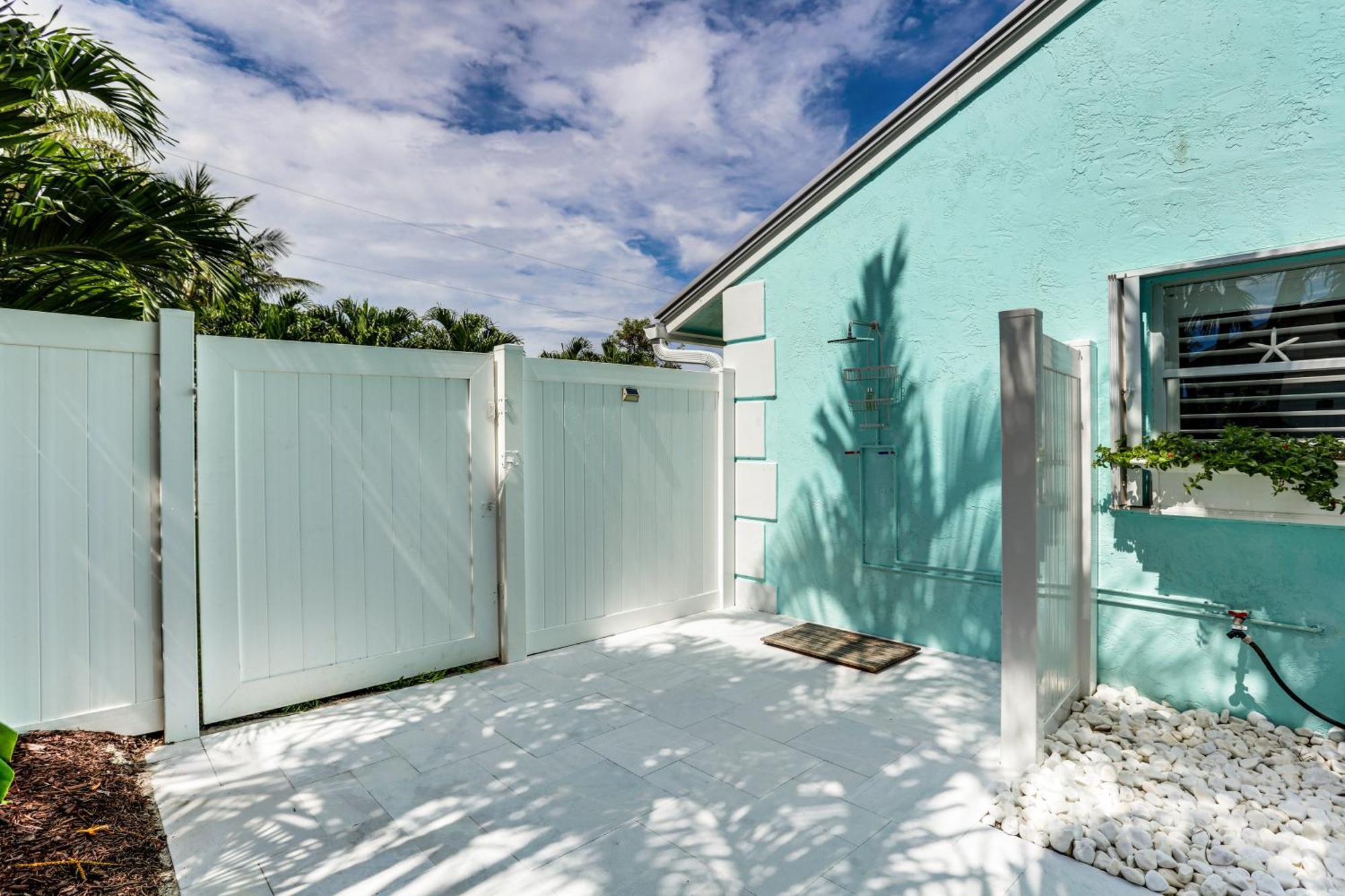 Coastal Villa With Private Yard And Heated Pool! 北棕榈滩 外观 照片